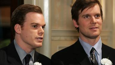 Seis Pies Bajo Tierra 5x2