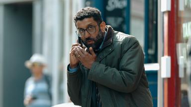 Down Cemetery Road: El misterio de Oxford 1x2