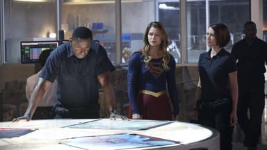 Supergirl 1x8