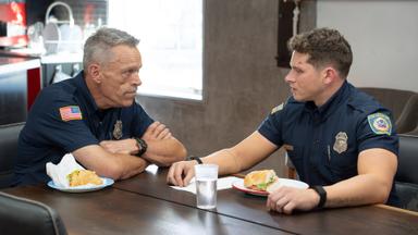 9-1-1 8x17