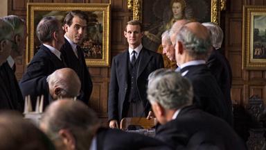 The Crown 1x5