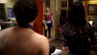 Apartamento 23 (Don't Trust the B---- in Apartment 23) 1x1