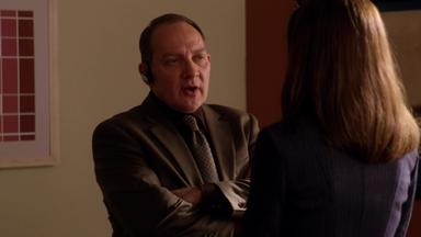 La esposa ejemplar 1x11