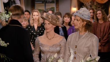 Friends 2x11