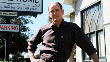 Seis Pies Bajo Tierra 2x12