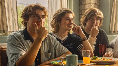 The Runarounds: Música y sueños 1x2