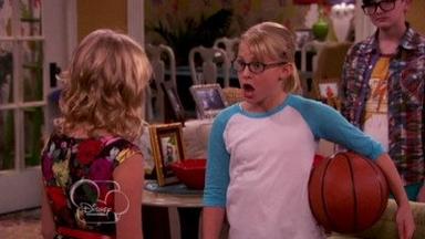 Liv y Maddie 1x18
